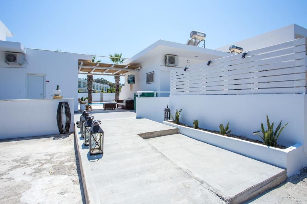 Rosie'S Studios 4 Faliraki Exterior photo